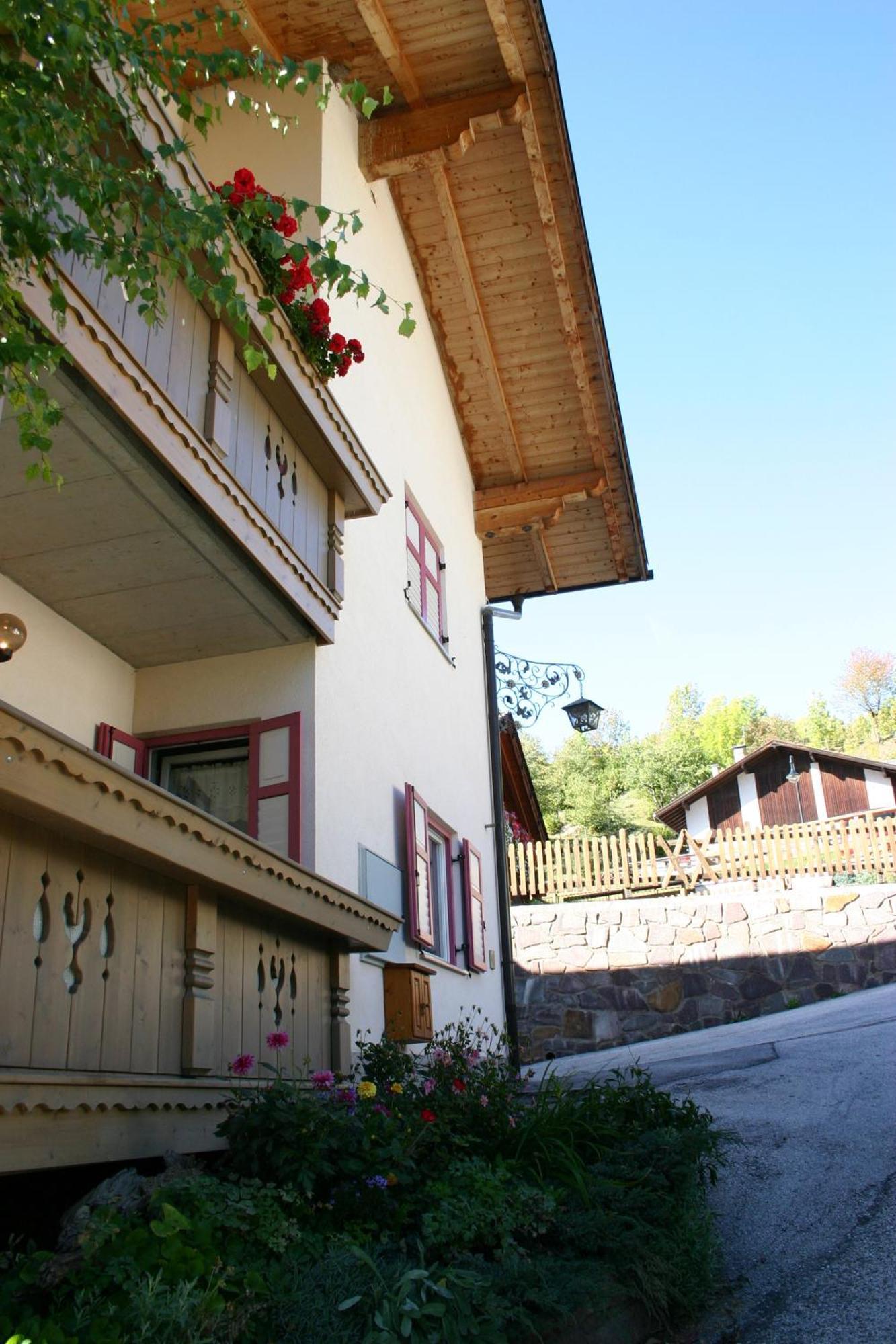Villa Mirabell Cavalese Bagian luar foto